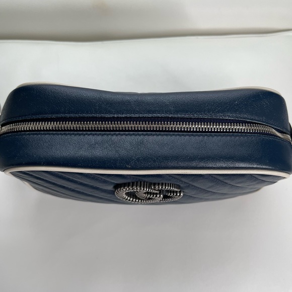 Gucci Mormont calfskin Matelasse Diagonal  Navy Blue Camera bag. Authentic. - Picture 3 of 14